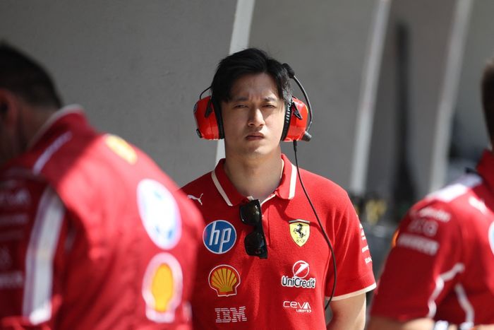 Zhou Guanyu , Ferrari