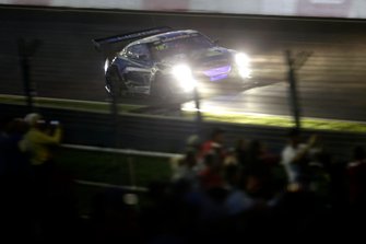 #18 KCMG Nissan GT-R Nismo GT3: Alexandre Imperatori, Oliver Jarvis, Edoardo Liberatiä