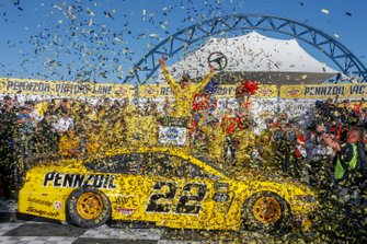 Race Winner Joey Logano, Team Penske, Ford Mustang Pennzoil