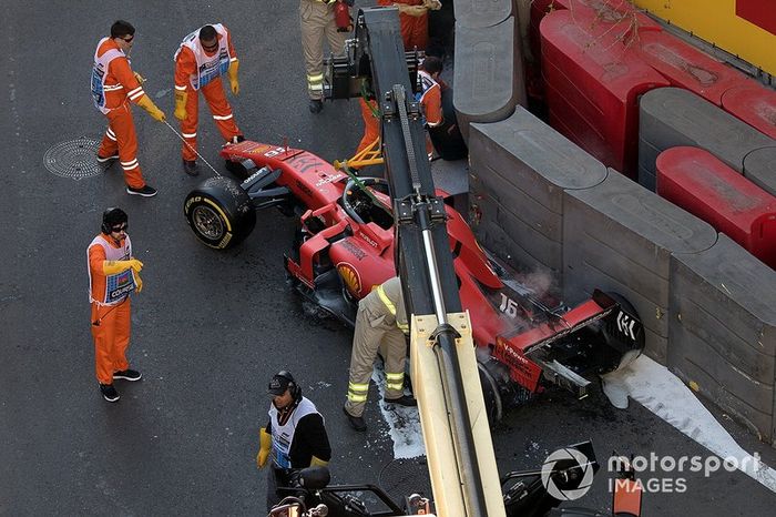 El accidente del Ferrari SF90 de Leclerc en Bakú