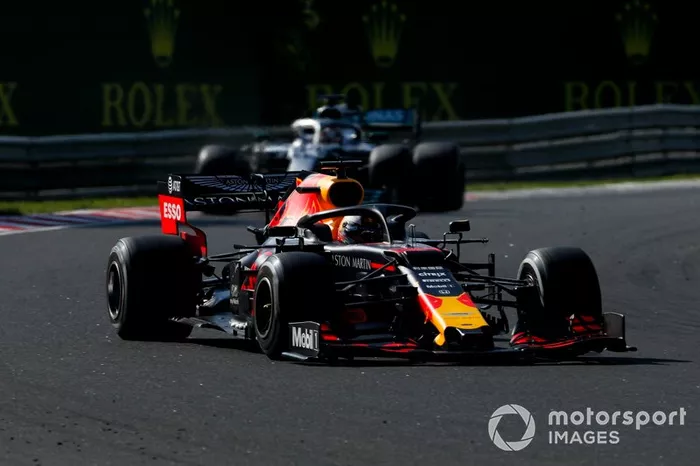 Max Verstappen, Red Bull Racing RB15, Lewis Hamilton, Mercedes AMG F1 W10