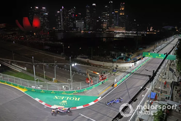 Max Verstappen, Red Bull Racing RB20, Franco Colapinto, Williams FW46