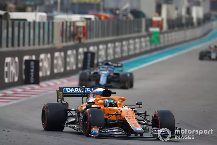 Daniel Ricciardo, McLaren MCL35M, Fernando Alonso, Alpine A521