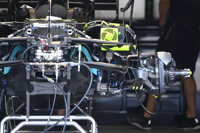 Detalle del Mercedes W12 