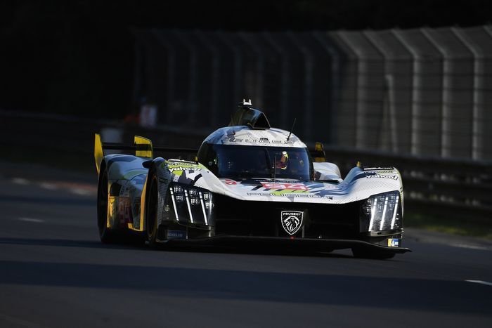 #94 Peugeot Totalenergies Peugeot 9x8: Loic Duval, Malthe Jakobsen, Stoffel Vandoorne