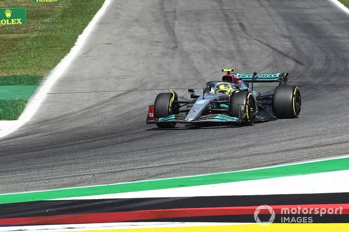 Lewis Hamilton, Mercedes W13