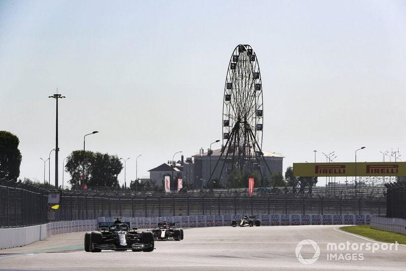 Valtteri Bottas, Mercedes F1 W11, Max Verstappen, Red Bull Racing RB16, Esteban Ocon, Renault F1 Team R.S.20