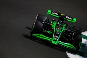Zhou Guanyu, Stake F1 Team Kick Sauber C44
