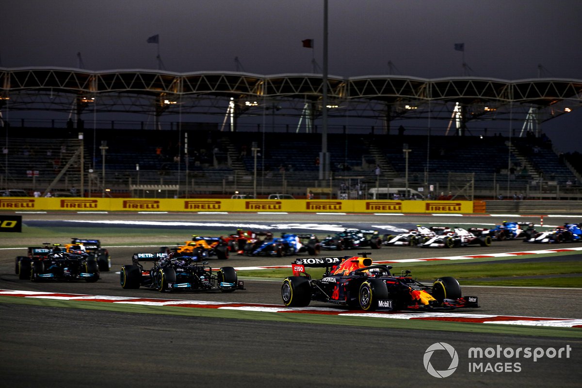 Max Verstappen, Red Bull Racing RB16B Lewis Hamilton, Mercedes W12 and Valtteri Bottas, Mercedes W12 