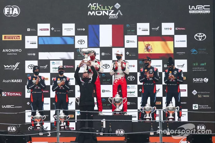 Podio: Sébastien Ogier, Julien Ingrassia, Toyota Gazoo Racing WRT Toyota Yaris WRC, Dani Sordo, Carlos Del Barrio, Hyundai Motorsport Hyundai i20 Coupe WRC, Ott Tänak, Martin Järveoja, Hyundai Motorsport Hyundai i20 Coupe WRC, Tommi Makinen, Toyota Gazoo Racing