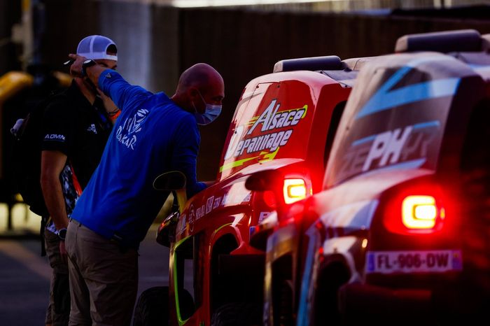 #397 JLT Racing PH-Sport: Jean-Luc Pisson, Valentin Sarreaud