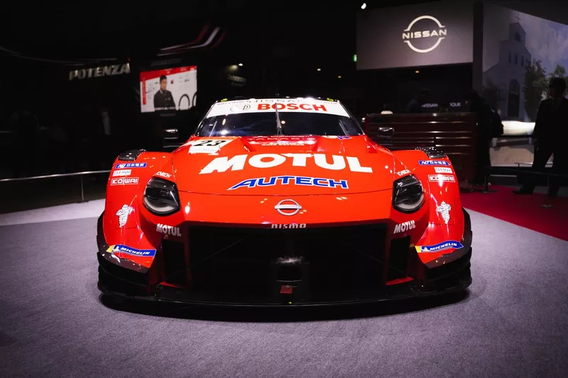 #23 MOTUL AUTECH Z