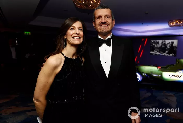 Guenther Steiner, Team Principal, Haas F1, e Gertraud Steiner