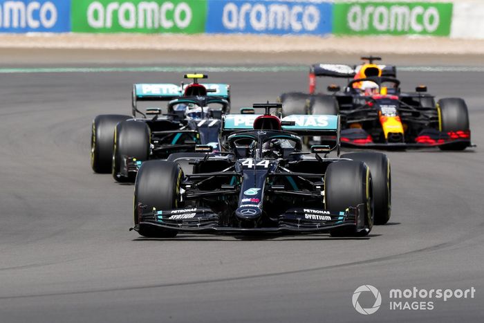 Lewis Hamilton, Mercedes F1 W11, Valtteri Bottas, Mercedes F1 W11, Max Verstappen, Red Bull Racing RB16