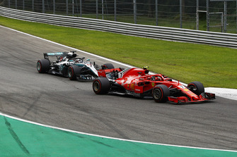 Кімі Райкконен, Ferrari SF71H, Льюіс Хемілтон, Mercedes AMG F1 W09