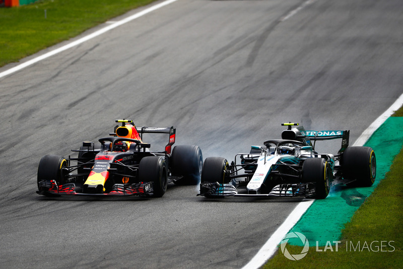 Max Verstappen, Red Bull Racing RB14 Tag Heuer y Valtteri Bottas, Mercedes AMG F1 W09