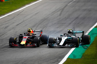 Max Verstappen, Red Bull Racing RB14 Tag Heuer, en lutte avec Valtteri Bottas, Mercedes AMG F1 W09