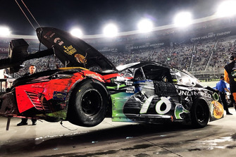 Unfallauto von Martin Truex Jr., Furniture Row Racing, Toyota Camry Bass Pro Shops/Ducks Unlimited