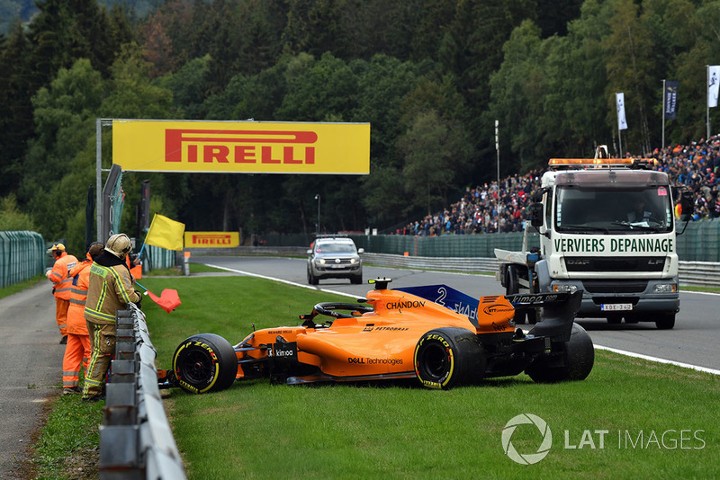 The crashed car of Stoffel Vandoorne, McLaren MCL33 in FP3