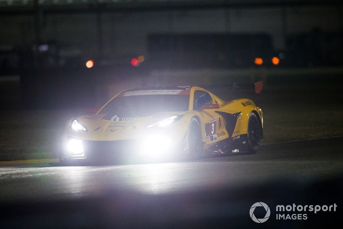 #3 Corvette Racing by Pratt Miller Motorsports Corvette Z06 GT3.R: Antonio García, Alexander Sims, Daniel Juncadella