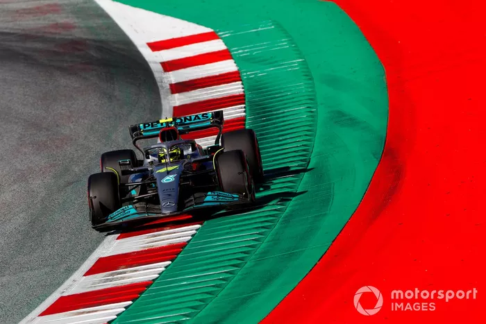 Lewis Hamilton, Mercedes W13