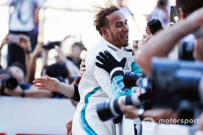 Ganador de la carrera Lewis Hamilton, Mercedes AMG F1