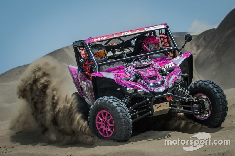 #371 Yamaha: Camelia Liparoti, Rosa Romero