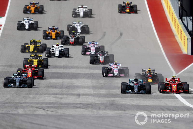 Кімі Райкконен, Ferrari SF71H, Льюіс Хамілтон, Mercedes AMG F1 W09