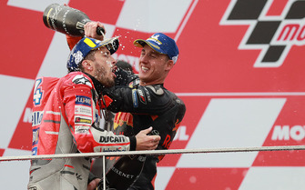 Podio: il vincitore della gara Andrea Dovizioso, Ducati Team, il terzo classificato Pol Espargaro, Red Bull KTM Factory Racing