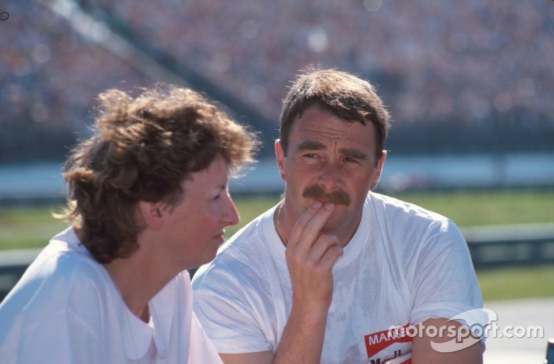 Le vainqueur, Nigel Mansell, en compagnie de son épouse, Roseanne