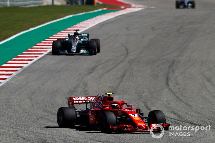 Kimi Raikkonen, Ferrari SF71H, Lewis Hamilton, Mercedes AMG F1 W09 EQ Power+