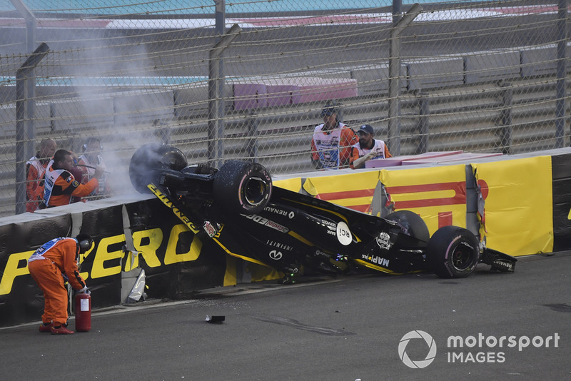 Crash et tonneaux pour pour Nico Hulkenberg, Renault Sport F1 Team R.S. 18