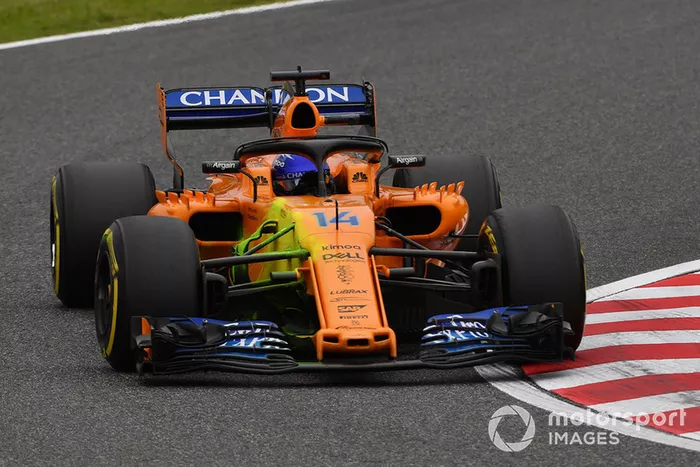 Mais flo-viz no McLaren, desta vez nos elementos de suspensão e ponte do bico, enquanto a equipe investiga onde pode estar dando errado