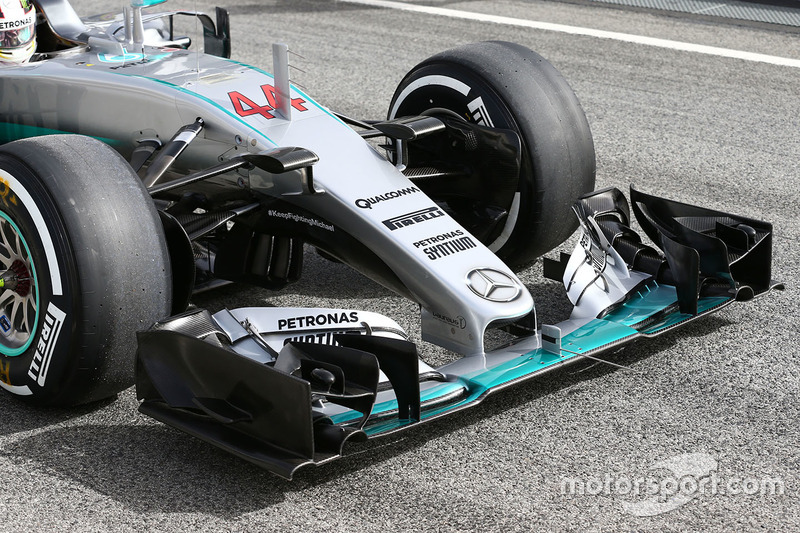 Lewis Hamilton, Mercedes AMG F1 Team W07 front wing