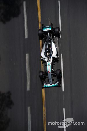 Lewis Hamilton, Mercedes AMG F1 W07 Hybrid