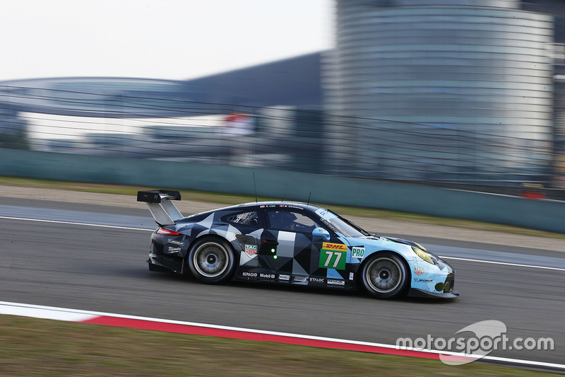 #77 Dempsey Proton Competition Porsche 911 RSR: Richard Lietz, Michael Christensen