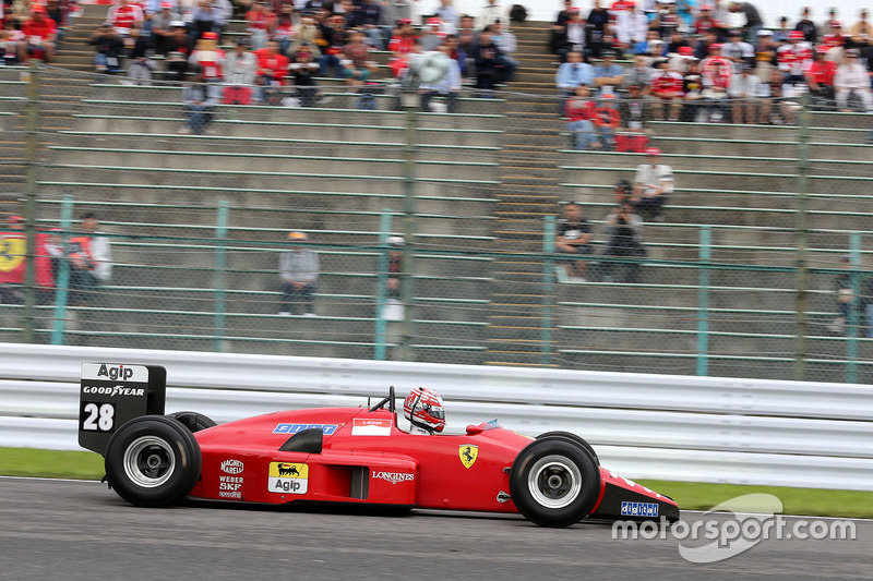 Showrun: Kazuki Nakajima im Ferrari F1/88C von Gerhard Berger