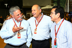 (L to R): Chase Carey, Formula One Group Chairman with Ron Dennis, McLaren Executive Chairman and Takahiro Hachigo Honda CEO
