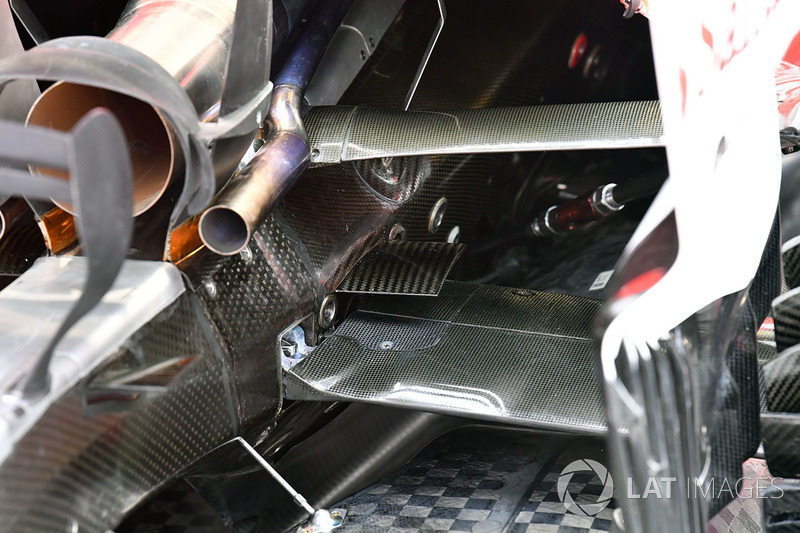 Ferrari SF70H rear suspension detail
