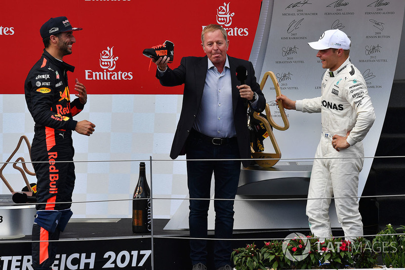 Podium: race winner Valtteri Bottas, Mercedes AMG F1, third place Daniel Ricciardo, Red Bull Racing,