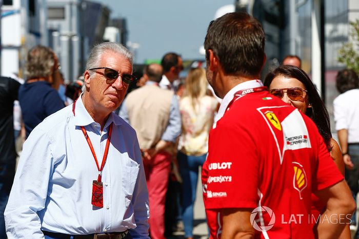 Piero Lardi Ferrari habla a empleados de Ferrari