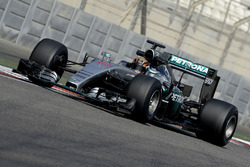 Pascal Wehrlein, Mercedes AMG F1 con las nuevas Pirelli 2017