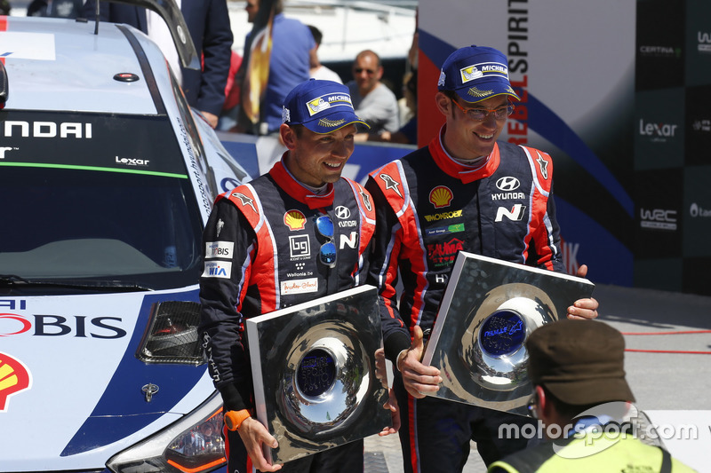 I vincitori Thierry Neuville, Nicolas Gilsoul, Hyundai i20 Coupe WRC, Hyundai Motorsport