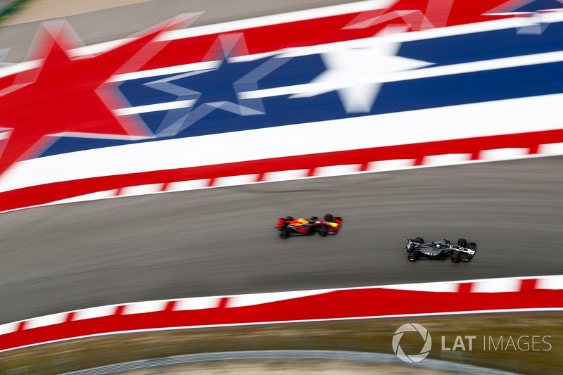 Romain Grosjean, Haas F1 Team VF-17, Max Verstappen, Red Bull Racing RB13