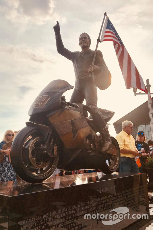 Statue in Owensboro in Erinnerung an Nicky Hayden