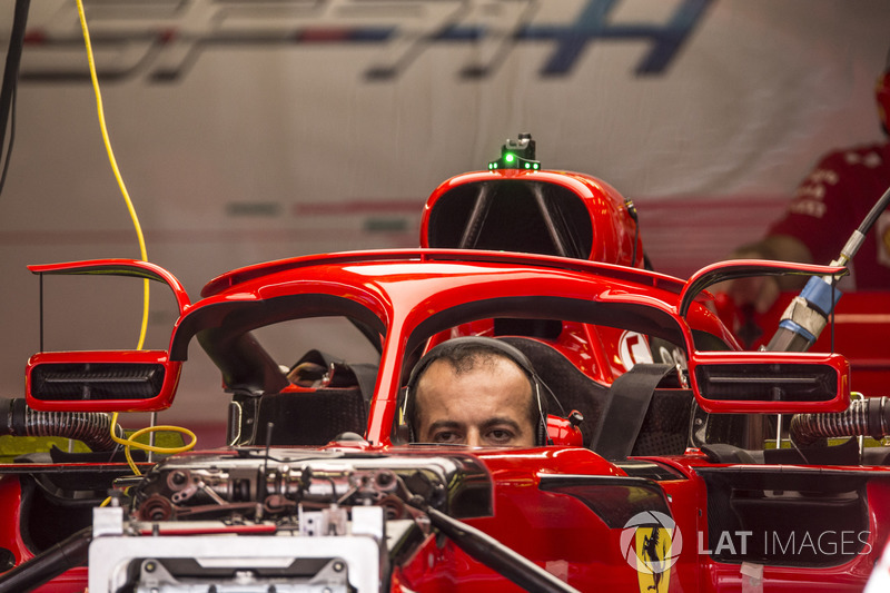 Detail bagian depan dan kaca spion Ferrari SF71H