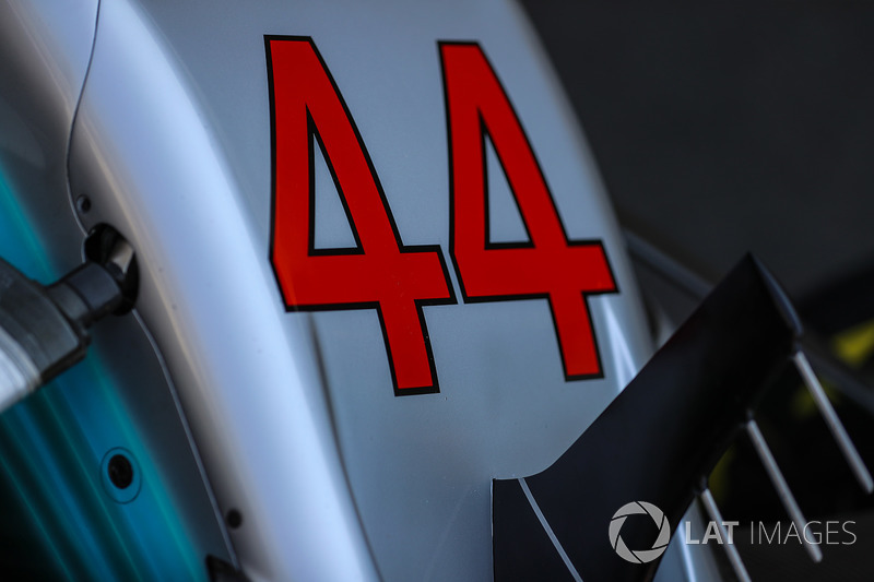 Detalhe do bico da Mercedes de Lewis Hamilton