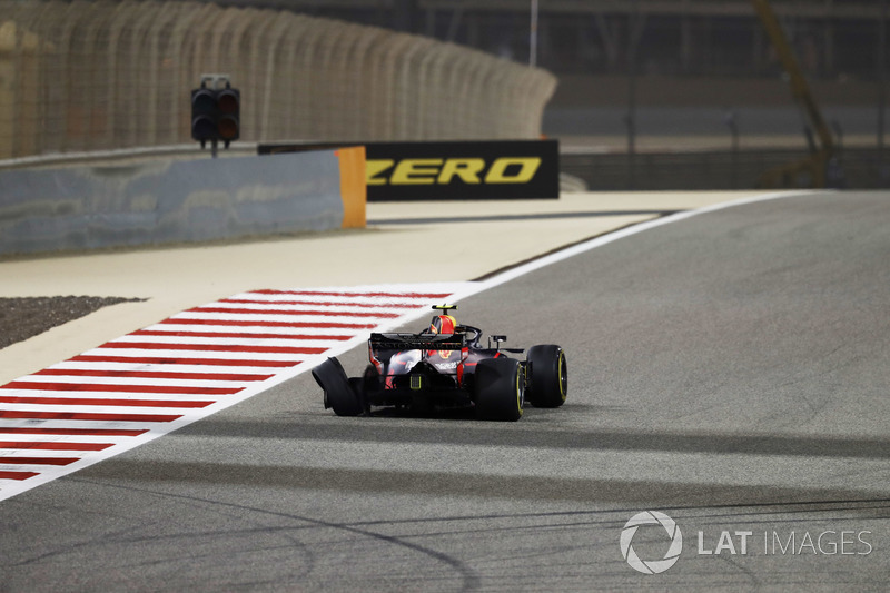 Прокол: Макс Ферстаппен, Red Bull Racing RB14