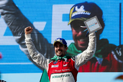 Lucas di Grassi, Audi Sport ABT Schaeffler, festeggia sul podio