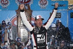 Clint Bowyer, Stewart-Haas Racing, Ford Fusion Haas Automation Demo Day celebrates